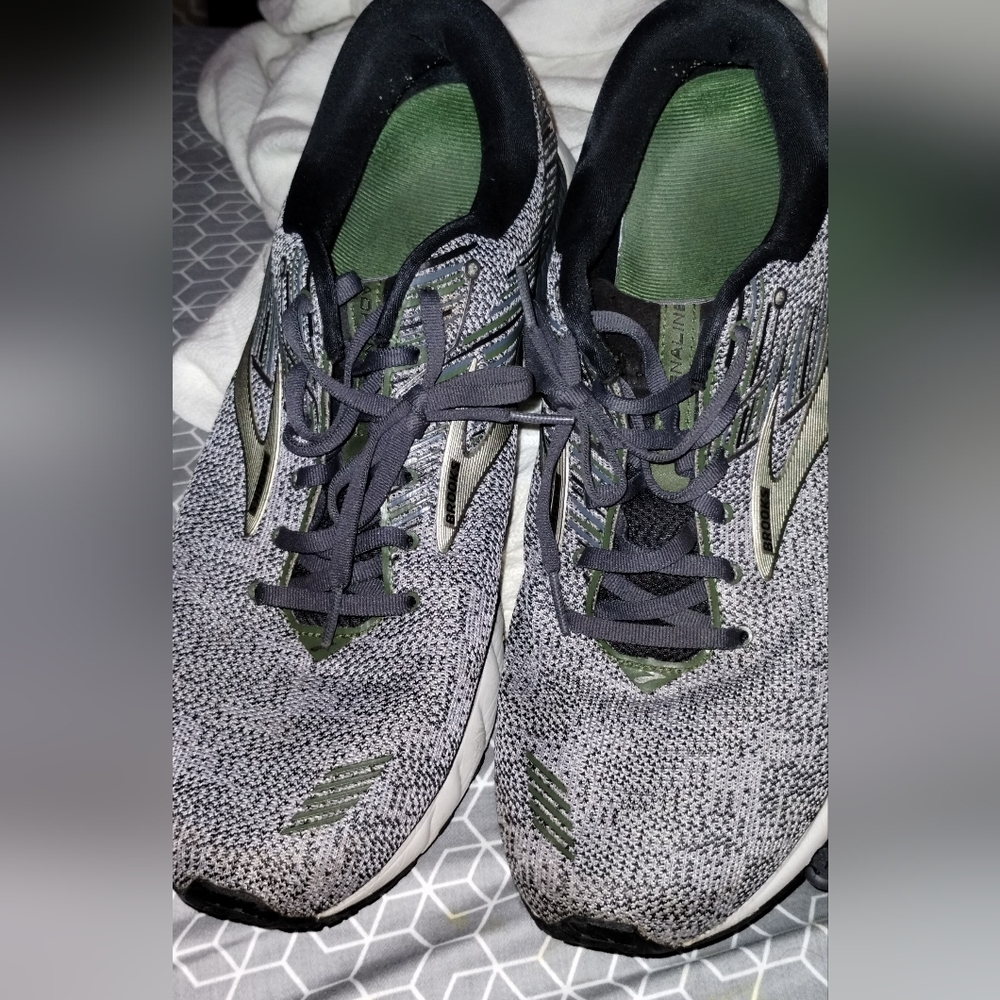 Brooks Adrenaline GTS 19 Running Shoes Size 12 D